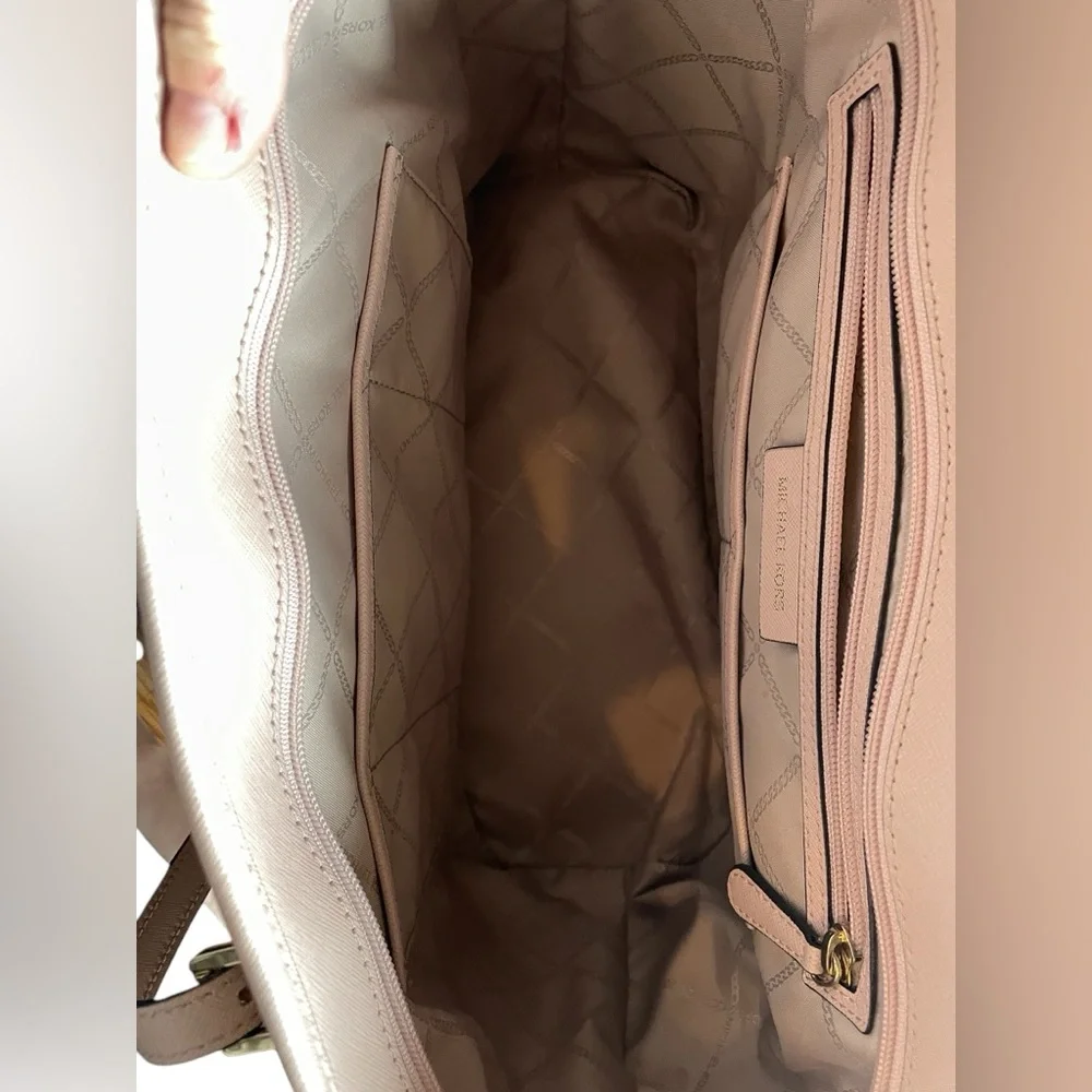 Michael Kors Dust Pink Jet Set Tote - Stylish & Versatile Handbag for Women‎